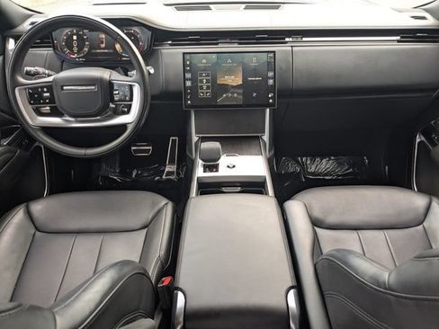 Used 2025 Land Rover Range Rover Long Wheelbase SE AWD/4WD image 14