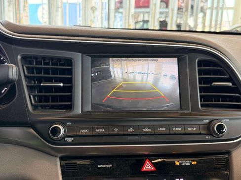 Used 2020 Hyundai Elantra SEL image 12