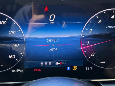 Used 2026 Mercedes-Benz GLC 300 4MATIC image 11