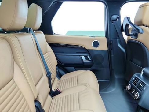 Used 2023 Land Rover Discovery S R-Dynamic image 23