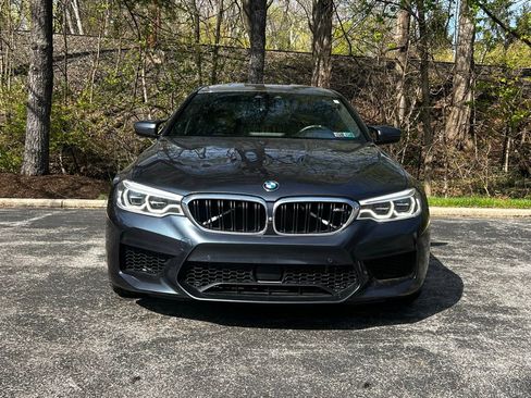 Used 2018 BMW M5 image 2