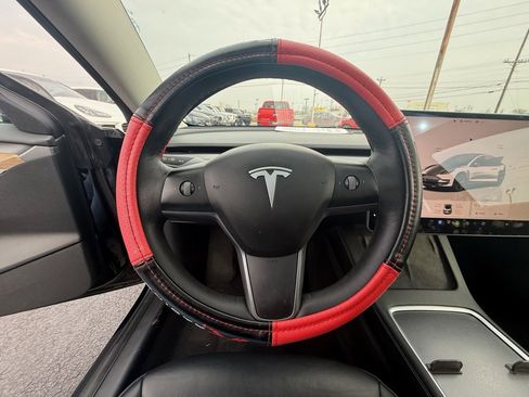 Used 2022 Tesla Model 3 Standard Range image 12