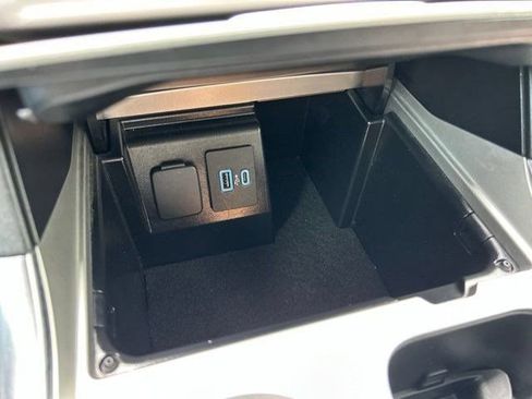 Used 2023 Ford Explorer XLT w/ Equipment Group 202A AWD/4WD image 32