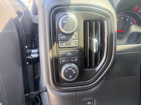 Used 2019 Chevrolet Silverado 1500 Custom w/ Custom Value Package AWD/4WD image 32