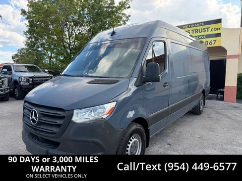 Used 2019 Mercedes-Benz Sprinter 170 image 1