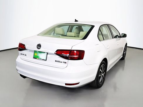 Used 2017 Volkswagen Jetta SE image 10