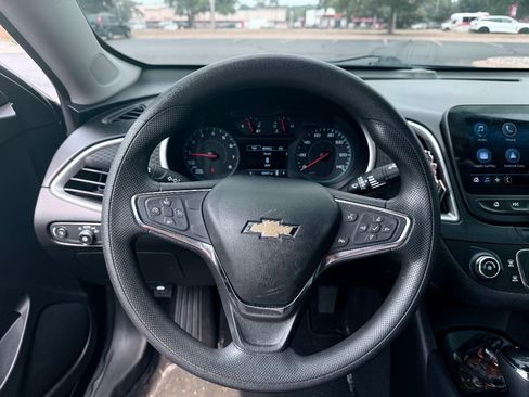 Used 2020 Chevrolet Malibu LS FWD image 14