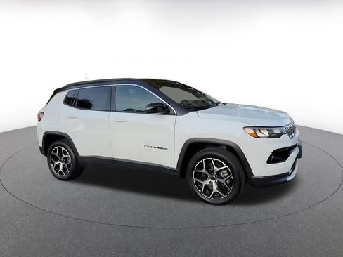 Used 2025 Jeep Compass Limited image 2