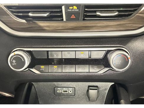 Used 2024 Nissan Altima 2.5 SV image 31