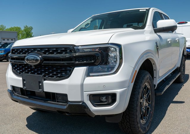 New 2026 Ford Ranger Lariat w/ FX4 Off-Road Package AWD/4WD image 2