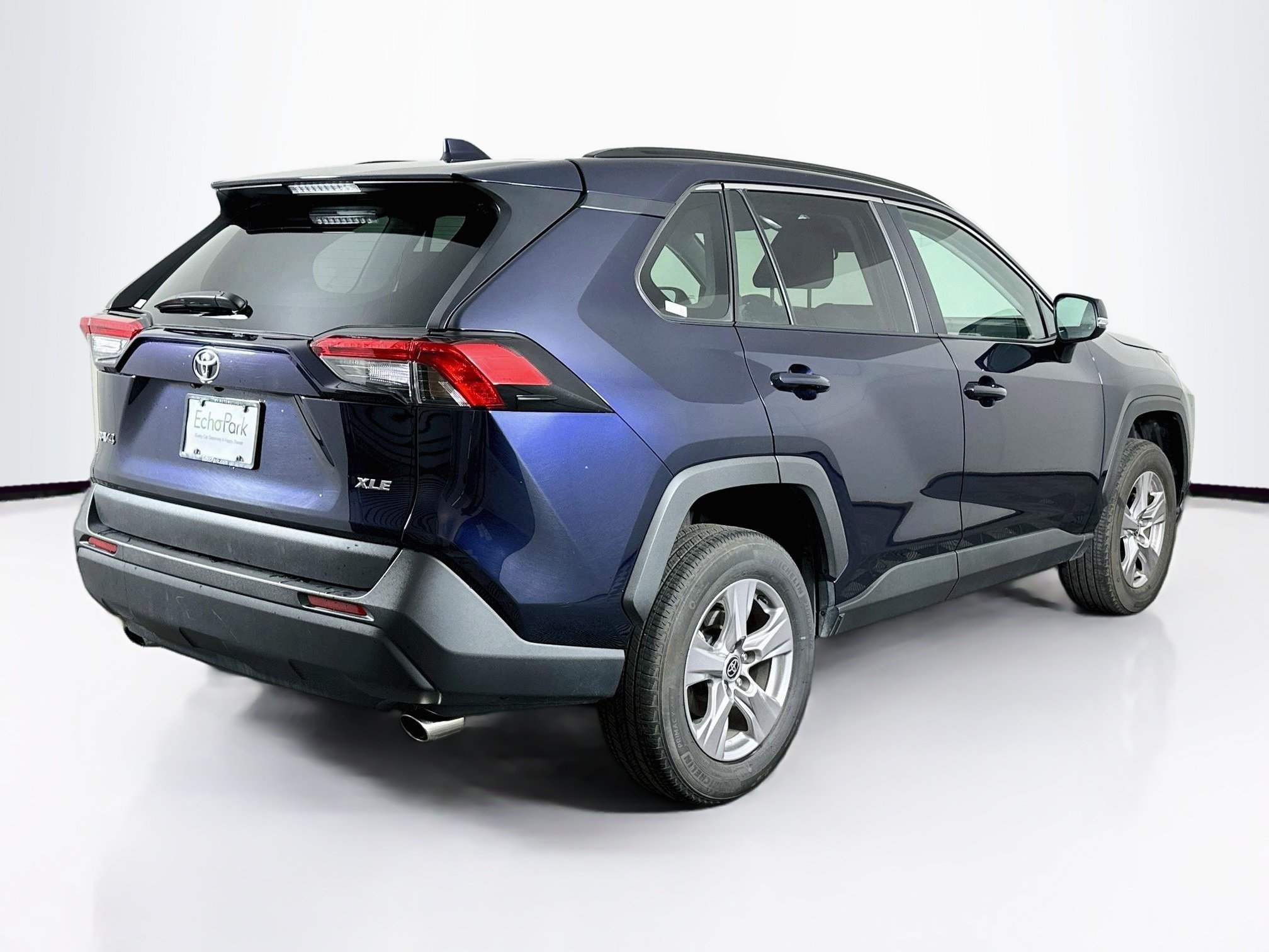 Used 2025 Toyota RAV4 XLE FWD image 9