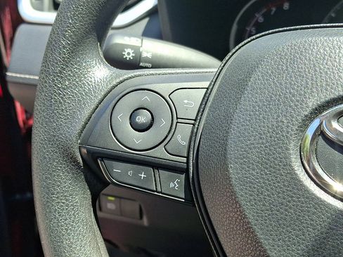 Used 2025 Toyota RAV4 XLE AWD/4WD image 21