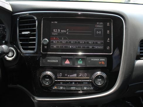 Used 2017 Mitsubishi Outlander SEL FWD image 33