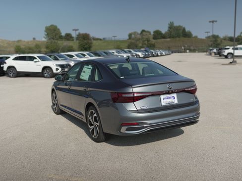 New 2025 Volkswagen Jetta SEL image 5