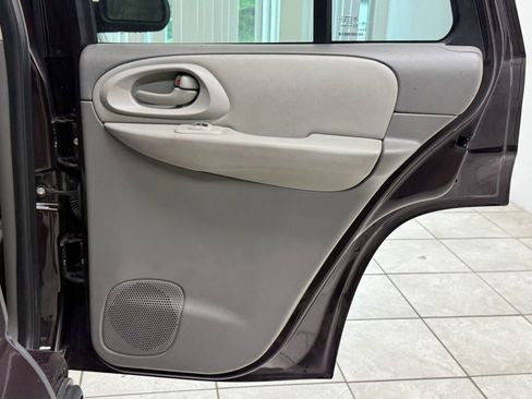 Used 2008 Chevrolet TrailBlazer LT w/ Sun And Sound Package RWD image 20