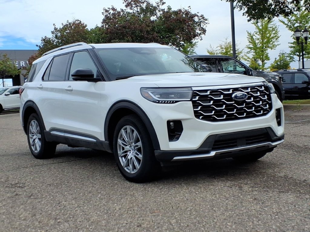 Used 2025 Ford Explorer Platinum AWD/4WD image 7