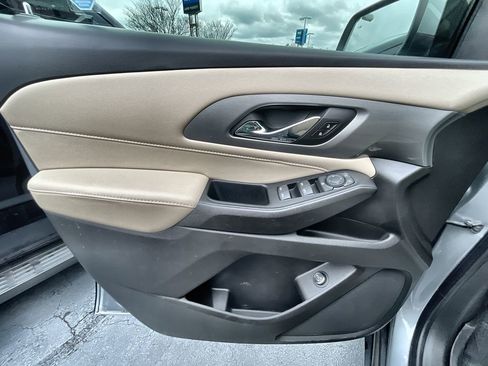 Used 2024 Chevrolet Traverse LT image 22