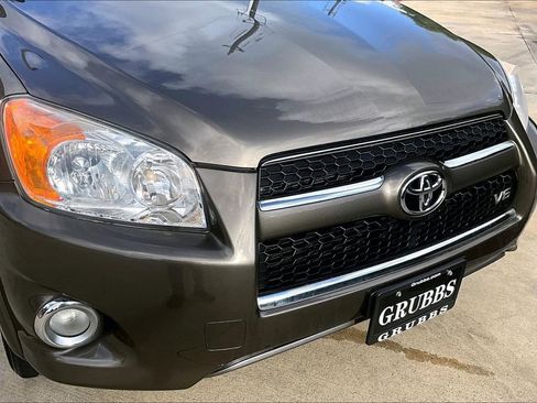 Used 2012 Toyota RAV4 Limited w/ Navigation Value Pkg AWD/4WD image 39