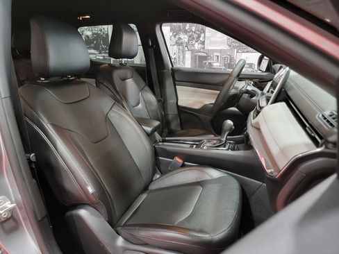 Used 2023 Jeep Compass Limited image 19