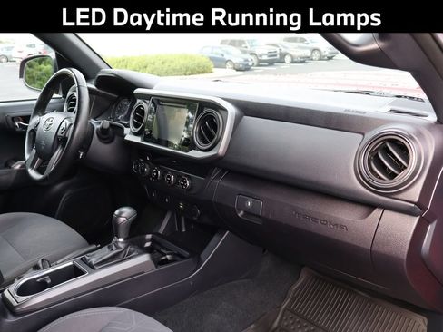 Used 2017 Toyota Tacoma TRD Sport w/ Tow Package AWD/4WD image 13