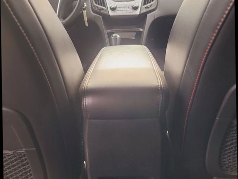 Used 2017 Chevrolet Equinox Premier w/ Enhanced Convenience Package image 26