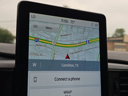 Used 2023 Ford Explorer Limited w/ Limited Technology Package RWD image 18