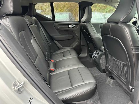 Used 2025 Volvo XC40 B5 Plus w/ Climate Package image 12