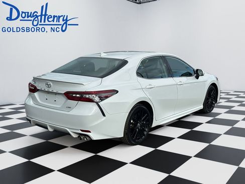 Used 2024 Toyota Camry XSE FWD image 5