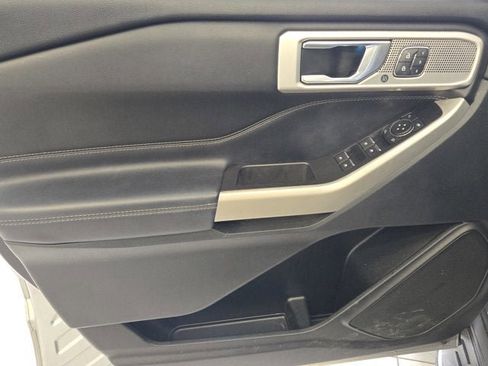 Used 2021 Ford Explorer Limited w/ Equipment Group 301A image 19