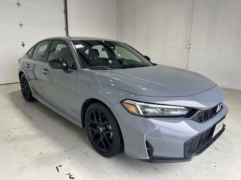 Used 2025 Honda Civic Sport image 3