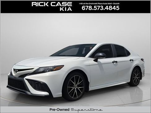 Used 2023 Toyota Camry SE image 1
