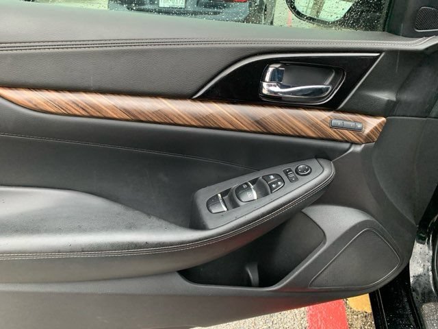 Used 2016 Nissan Maxima Platinum w/ Interior Lighting Package FWD image 14