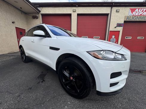 Used 2017 Jaguar F-PACE Prestige image 10