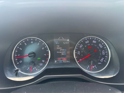 Used 2019 Toyota RAV4 XLE Premium FWD image 8