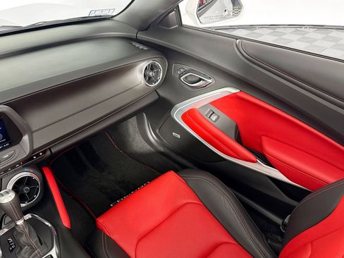 Used 2020 Chevrolet Camaro LT image 30