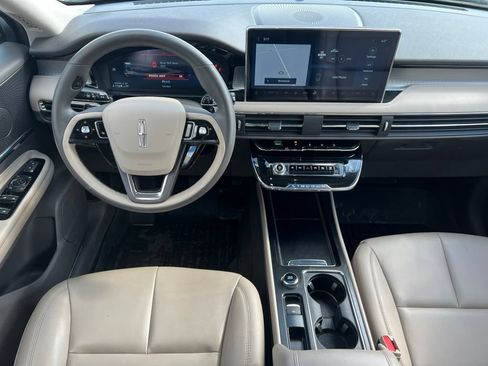 Used 2023 Lincoln Corsair FWD image 7