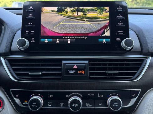 Used 2019 Honda Accord EX image 31