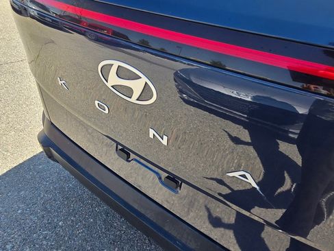 Used 2024 Hyundai Kona SE FWD image 10