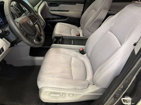 Used 2018 Honda Odyssey EX image 19