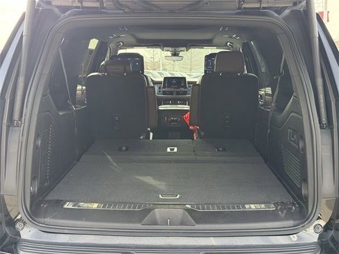 Used 2021 Chevrolet Suburban High Country image 35