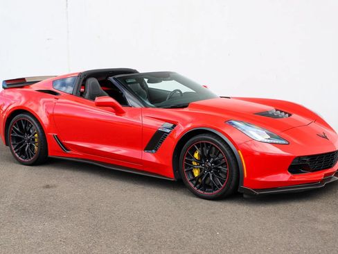 Used 2017 Chevrolet Corvette Z06 w/ Z07 Performance Package RWD image 18
