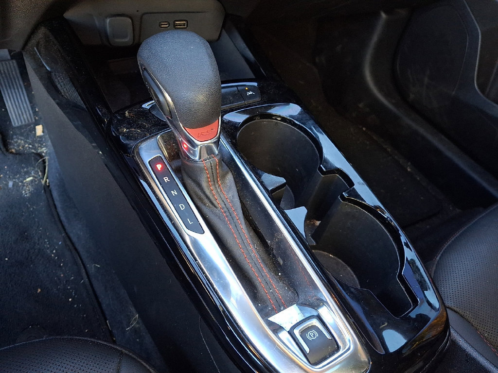Used 2024 Chevrolet Trax RS w/ Sunroof Package FWD image 21
