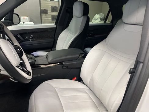 Used 2023 Land Rover Range Rover Sport SE Dynamic image 22