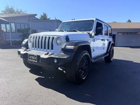 Used 2018 Jeep Wrangler Unlimited Sport w/ Technology Group AWD/4WD image 1