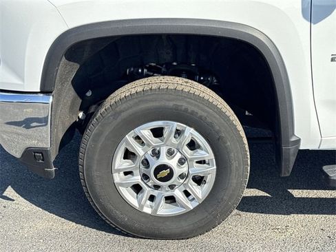 Used 2025 Chevrolet Silverado 2500 LT w/ Safety Package image 21