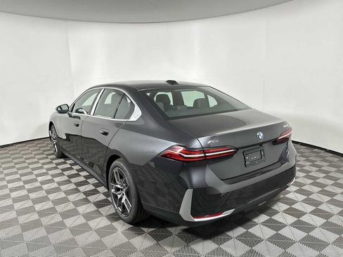 New 2026 BMW 530i xDrive w/ Premium Package image 9