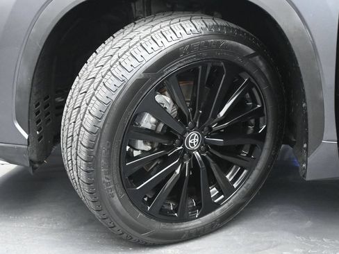 Used 2023 Toyota Highlander XSE FWD image 22