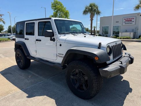 Used 2013 Jeep Wrangler Unlimited Sport AWD/4WD image 7