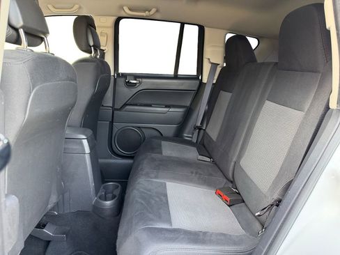 Used 2012 Jeep Compass Latitude FWD image 19