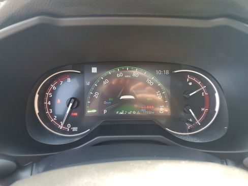 Used 2024 Toyota RAV4 XLE Premium FWD image 32